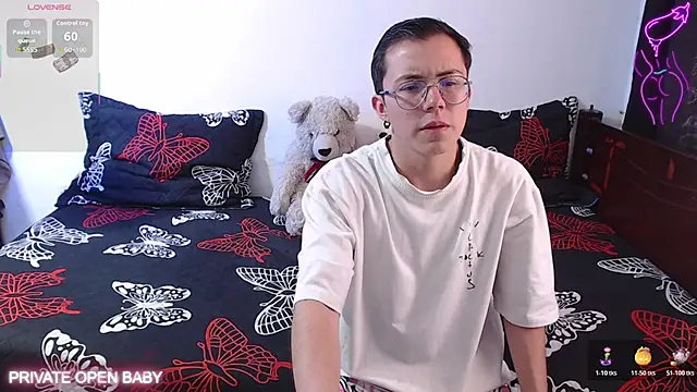 Tina 4 Charlie online show from 10/28/25, 01:54