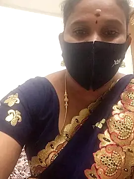 Snapshot of Tamil_Aathira chatting on 02/14/25, 06:19 Tamil Aathira online show from 02/14/25, 06:19