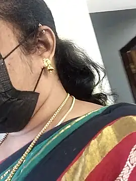 Snapshot of Tamil_Aathira chatting on 09/14/25, 06:36 Tamil Aathira online show from 09/14/25, 06:36