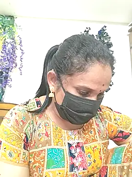 Snapshot of Tamil_Aathira chatting on 11/24/25, 06:41 Tamil Aathira online show from 11/24/25, 06:41