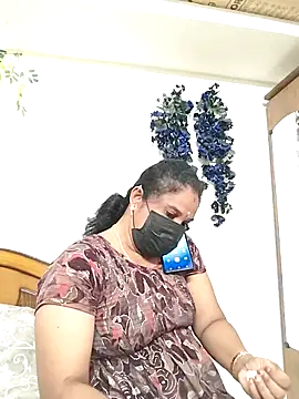 Snapshot of Tamil_Aathira chatting on 10/31/25, 05:15 Tamil Aathira online show from 10/31/25, 05:15