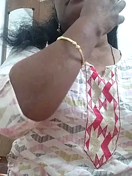 Snapshot of Tamil_Aathira chatting on 02/13/25, 07:52 Tamil Aathira online show from 02/13/25, 07:52