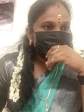 Snapshot of Tamil_Aathira chatting on 03/12/25, 12:04 Tamil Aathira online show from 03/12/25, 12:04