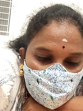 Snapshot of Tamil_Aathira chatting on 02/20/25, 02:24 Tamil Aathira online show from 02/20/25, 02:24