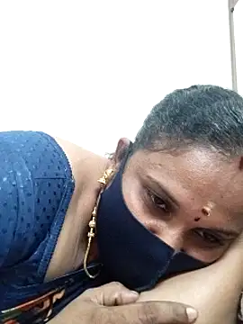 Snapshot of Tamil_Aathira chatting on 03/02/25, 03:52 Tamil Aathira online show from 03/02/25, 03:52