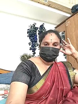 Snapshot of Tamil_Aathira chatting on 10/28/25, 06:29 Tamil Aathira online show from 10/28/25, 06:29