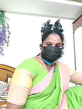 Snapshot of Tamil_Aathira chatting on 11/11/25, 03:29 Tamil Aathira online show from 11/11/25, 03:29