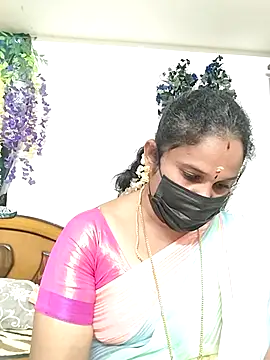 Snapshot of Tamil_Aathira chatting on 11/08/25, 08:23 Tamil Aathira online show from 11/08/25, 08:23