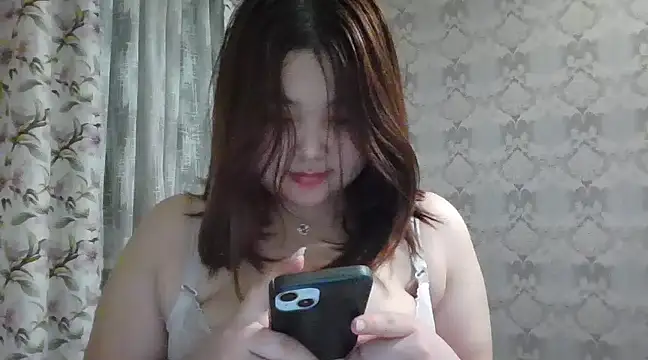 elysiann3 online show from 02/17/25, 04:06