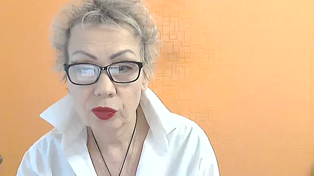 NessyJenixs online show from 12/18/25, 07:46