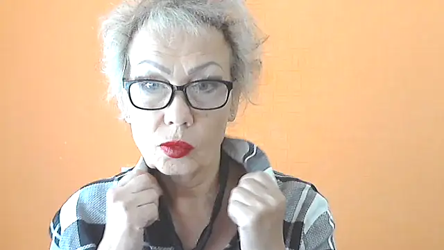 NessyJenixs online show from 09/28/25, 06:31