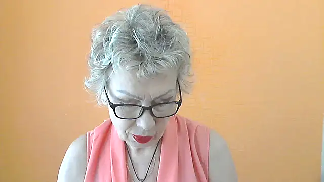 Snapshot of NessyJenixs chatting on 06/25/26, 06:07 NessyJenixs online show from 06/25/26, 06:07