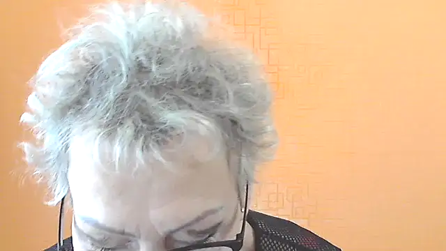 NessyJenixs online show from 10/28/25, 07:07