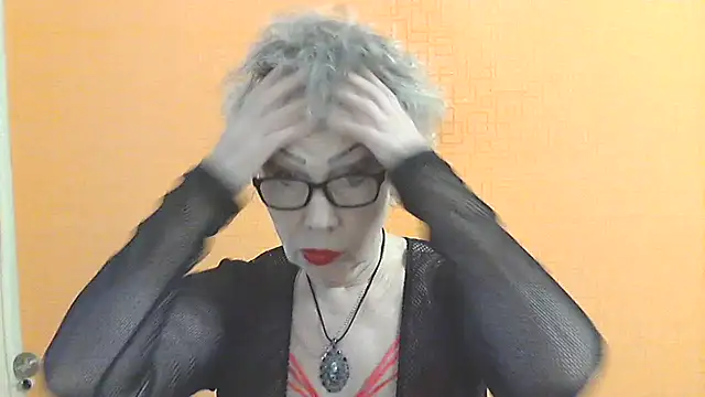 Snapshot of NessyJenixs chatting on 05/13/26, 01:29 NessyJenixs online show from 05/13/26, 01:29