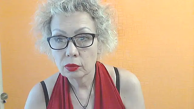 Snapshot of NessyJenixs chatting on 06/19/26, 01:06 NessyJenixs online show from 06/19/26, 01:06