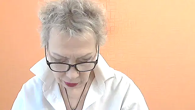 NessyJenixs online show from 11/18/25, 07:44