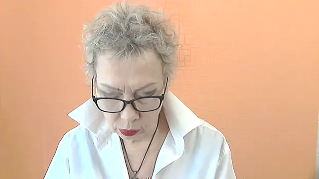 NessyJenixs online show from 11/25/25, 08:14