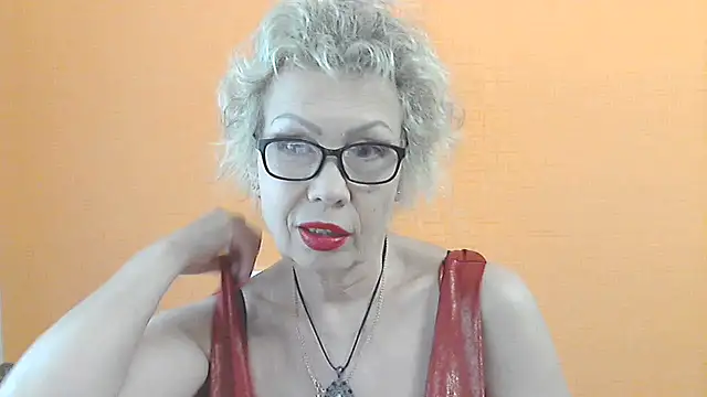 Snapshot of NessyJenixs chatting on 05/28/26, 01:17 NessyJenixs online show from 05/28/26, 01:17