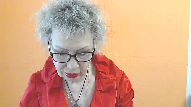 Snapshot of NessyJenixs chatting on 04/19/26, 07:42 NessyJenixs online show from 04/19/26, 07:42