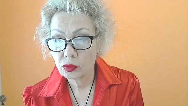 Snapshot of NessyJenixs chatting on 05/19/26, 06:31 NessyJenixs online show from 05/19/26, 06:31