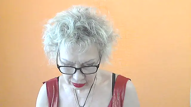 Snapshot of NessyJenixs chatting on 05/26/26, 06:55 NessyJenixs online show from 05/26/26, 06:55