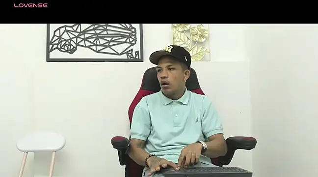 Snapshot of carlos_alber12 chatting on 03/17/25, 12:57 carlos alber12 online show from 03/17/25, 12:57