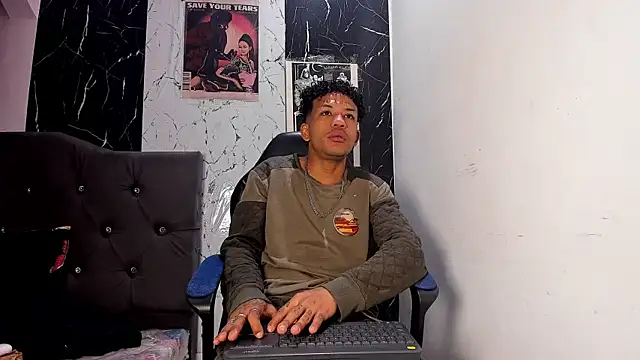 Snapshot of carlos_alber12 chatting on 09/20/25, 01:05 carlos alber12 online show from 09/20/25, 01:05