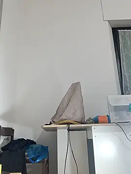 Snapshot of cingonduro chatting on 12/02/25, 06:42 cingonduro online show from 12/02/25, 06:42