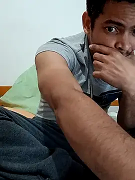 Snapshot of cingonduro chatting on 11/06/25, 06:45 cingonduro online show from 11/06/25, 06:45