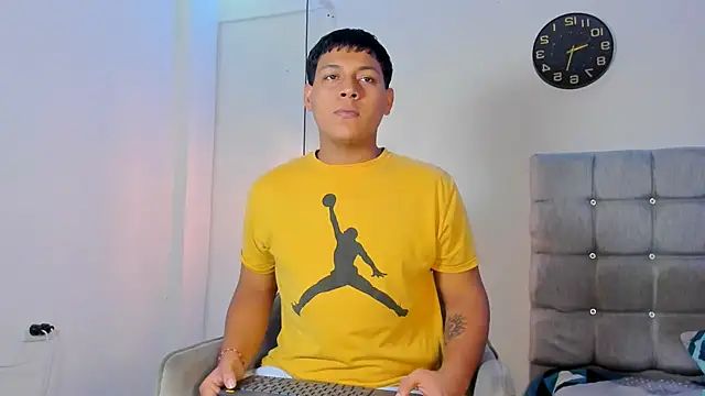 Tylerdrdn online show from 11/10/25, 05:45