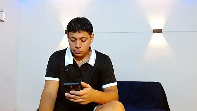 Tylerdrdn online show from 11/07/25, 09:41