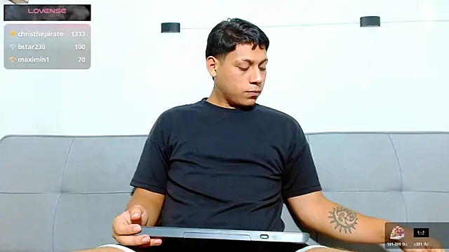 Tylerdrdn online show from 11/22/25, 09:46