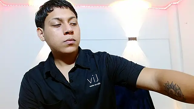 Tylerdrdn online show from 12/01/25, 11:27