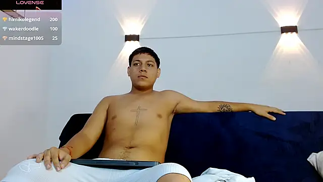 Tylerdrdn online show from 11/03/25, 09:18