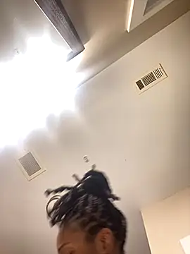 theprettysoles online show from 12/04/25, 03:44