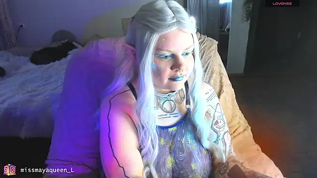 Snapshot of missmayaqueen chatting on 07/16/26, 12:35 missmayaqueen online show from 07/16/26, 12:35