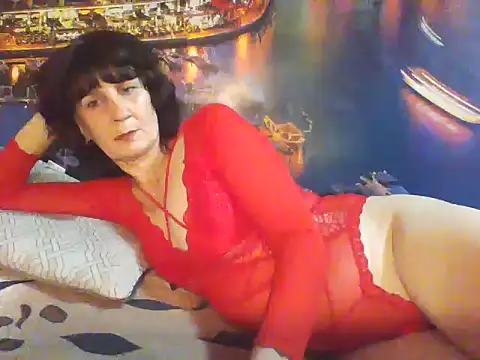 Snapshot of Laura_Kiss chatting on 10/06/25, 04:08 Laura Kiss online show from 10/06/25, 04:08