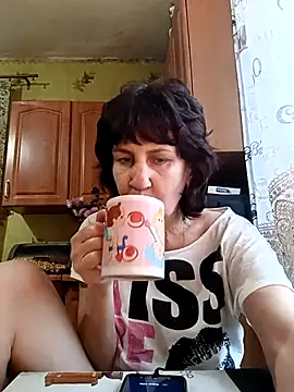 Laura Kiss online show from 11/16/25, 10:20