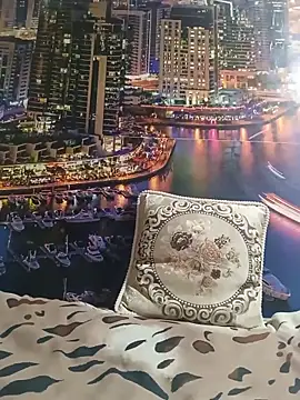 Laura Kiss online show from 05/18/26, 04:01