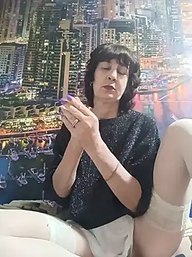 Laura Kiss online show from 05/13/26, 03:52