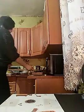 Snapshot of Laura_Kiss chatting on 01/16/26, 04:49 Laura Kiss online show from 01/16/26, 04:49