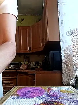 Laura Kiss online show from 12/19/25, 09:00