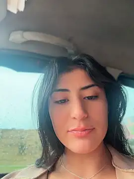 Snapshot of fiorella_paris chatting on 04/15/26, 04:44 fiorella paris online show from 04/15/26, 04:44