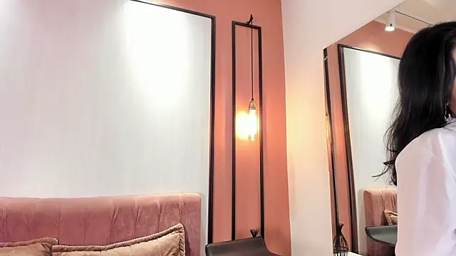 fiorella paris online show from 03/06/25, 04:19