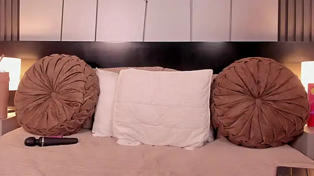 fiorella paris online show from 10/07/25, 06:03