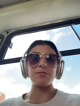 fiorella paris online show from 02/25/26, 07:36