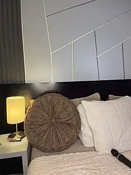 Snapshot of fiorella_paris chatting on 04/14/26, 09:31 fiorella paris online show from 04/14/26, 09:31