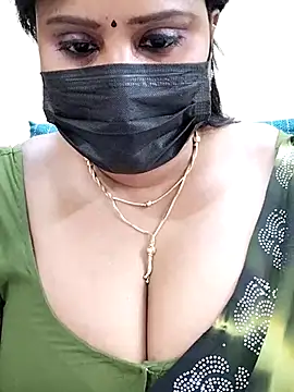 Snapshot of Queenflowerr chatting on 03/09/25, 11:36 Queenflowerr online show from 03/09/25, 11:36