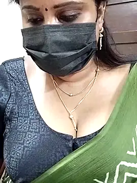 Snapshot of Queenflowerr chatting on 02/14/25, 06:56 Queenflowerr online show from 02/14/25, 06:56