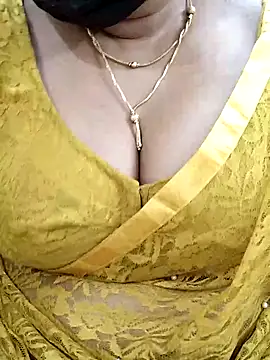 Snapshot of Queenflowerr chatting on 03/12/25, 02:20 Queenflowerr online show from 03/12/25, 02:20